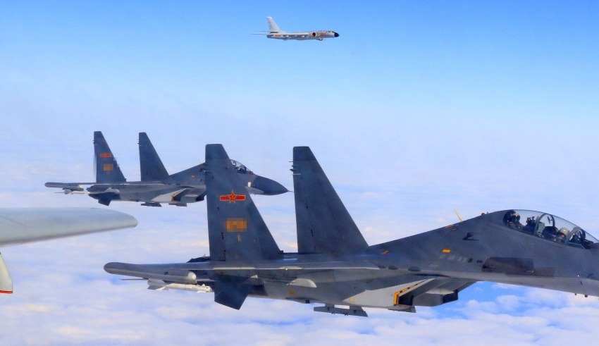 Chinese warplanes swarm Taiwan Strait before Pelosi's visit