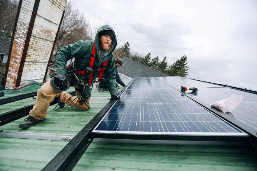 Indonesia's COVID-19 recovery strategy is based on dirty energy
