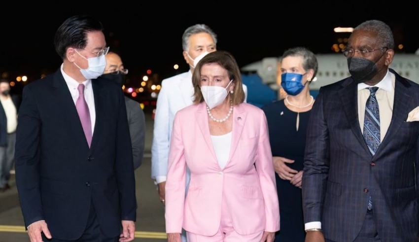 Pelosi pledges support for Taiwan as China conducts military drills