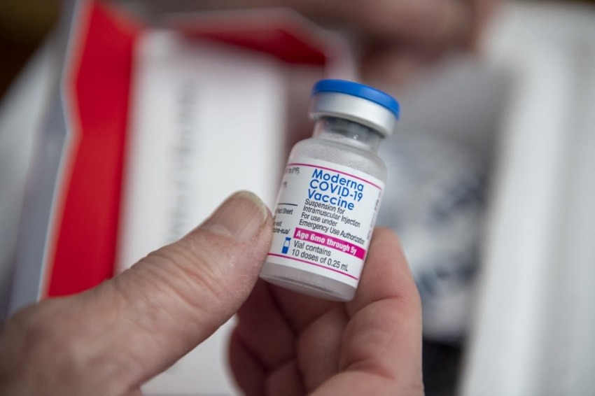 Pfizer and BioNTech, sued by Moderna for copying their COVID-19 vaccine