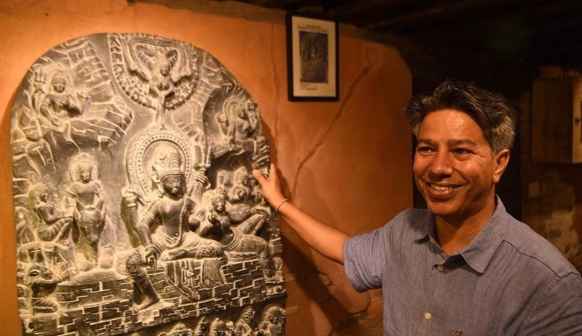 Singapore museum says 400-year-old artifact was stolen from Nepal