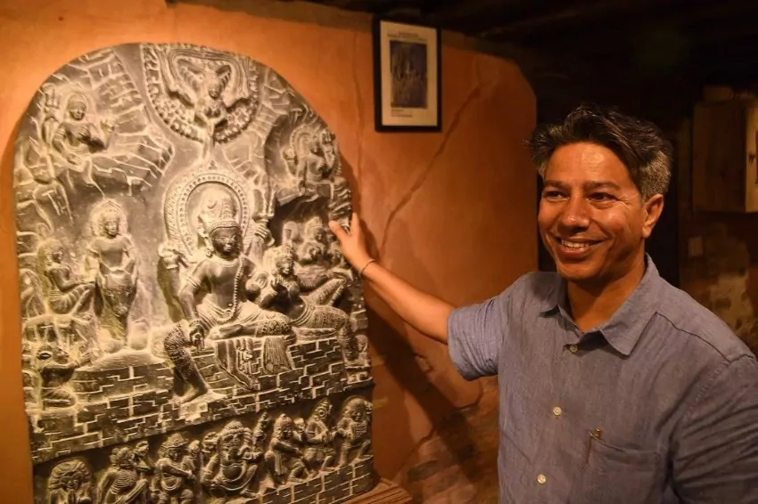 Singapore museum says 400-year-old artifact was stolen from Nepal
