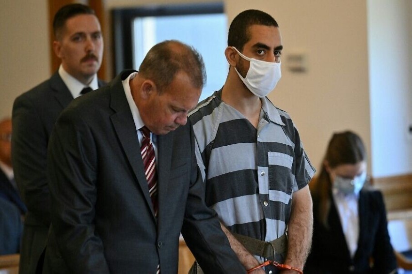 The suspected man who tried to kill Salman Rushdie has pleaded not guilty