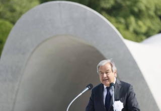 UN chief in Hiroshima calls nuclear weapons a "loaded gun"