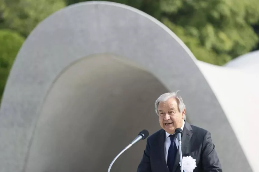 UN chief in Hiroshima calls nuclear weapons a "loaded gun"