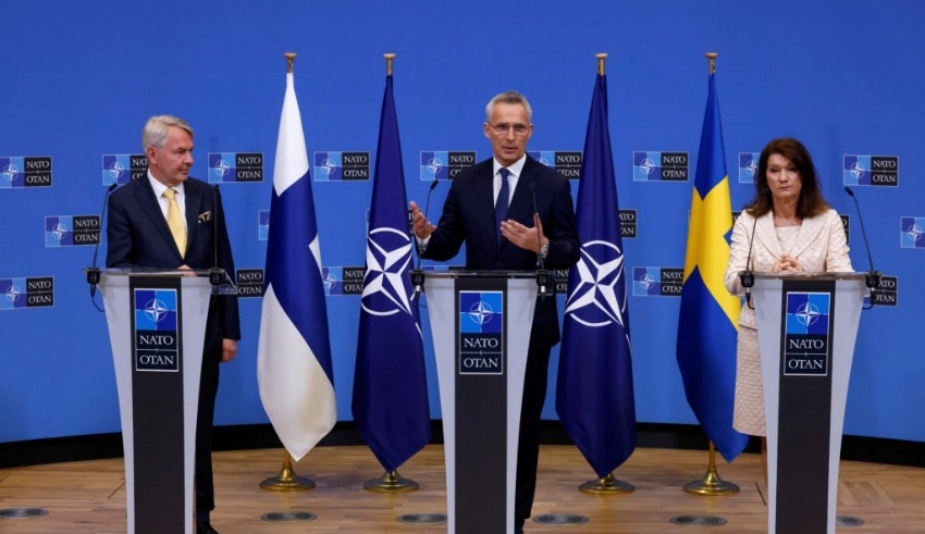 Ukraine warns of new Russian offensive; Sweden, Finland close to joining NATO