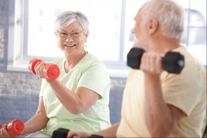 What types of exercise are designed to minimize the risk of dementia