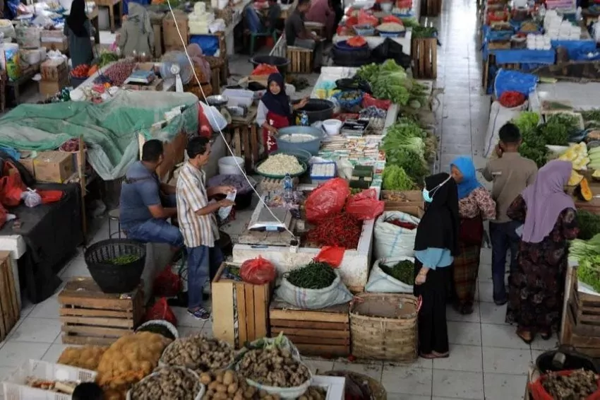 Why Indonesia's inflation has soared to a 7-year high