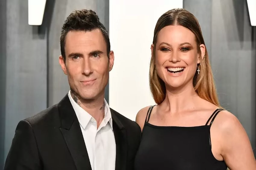 Adam Levine is cheating on his pregnant wife?