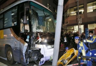 China’s Quarantine Bus crashes, leaves dozens dead