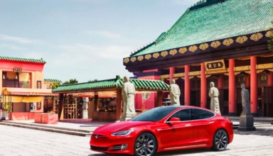 Despite a surge in sales, Tesla is considering a rethinking of its China retail strategy