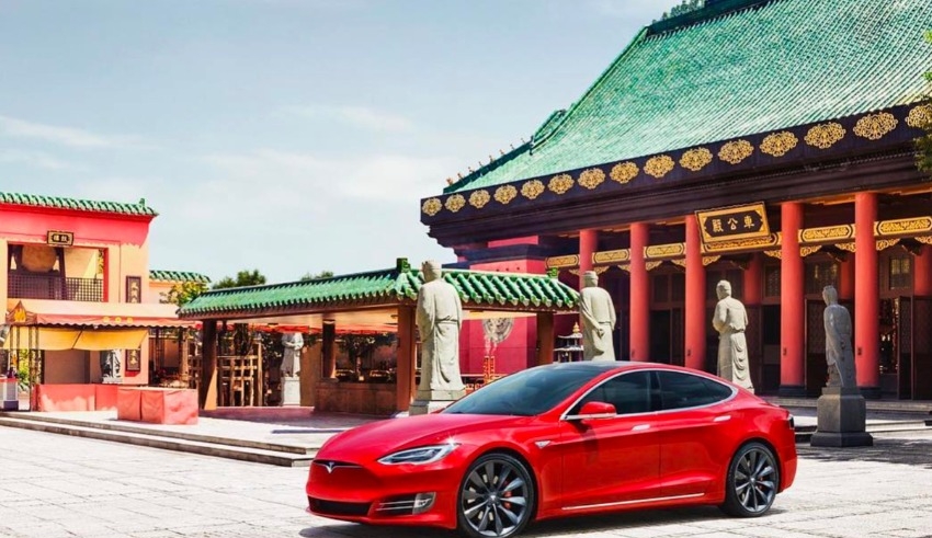 Despite a surge in sales, Tesla is considering a rethinking of its China retail strategy
