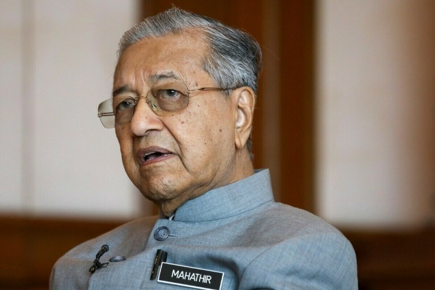 Former PM Mahathir, 97, discharged after COVID-19 treatment