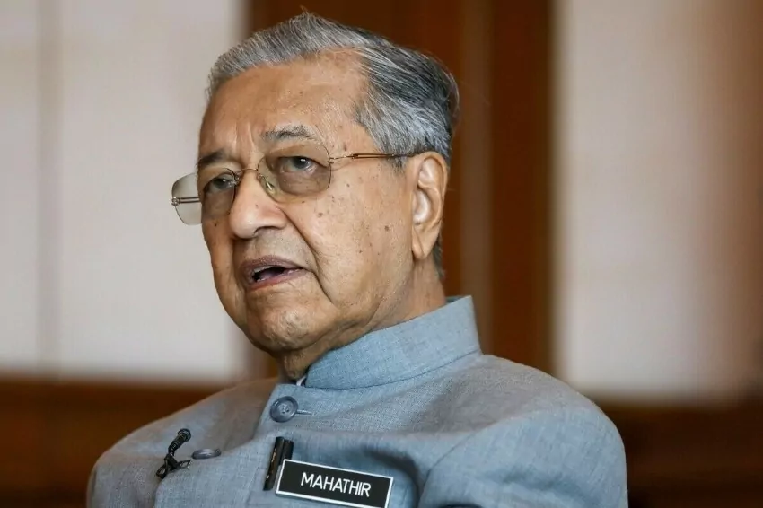 Former PM Mahathir, 97, discharged after COVID-19 treatment
