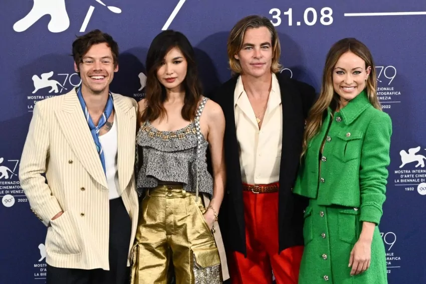 Harry Styles spit on Chris Pine’s face