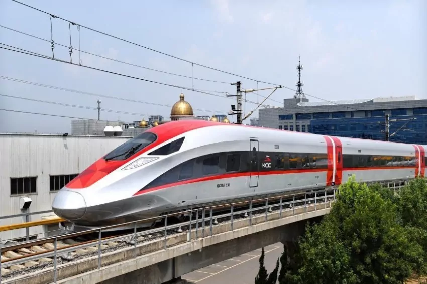 Indonesia’s first high-speed railway sports China-made trains