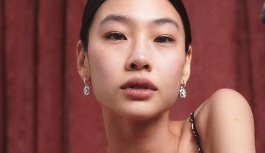 Jung Ho Yeon's Emmys 2022 look honors Korea heritage