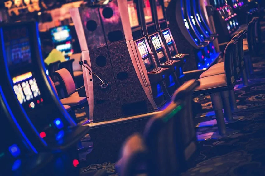 Philippines to ban 175 offshore gambling enterprises, deport 40,000 Chinese