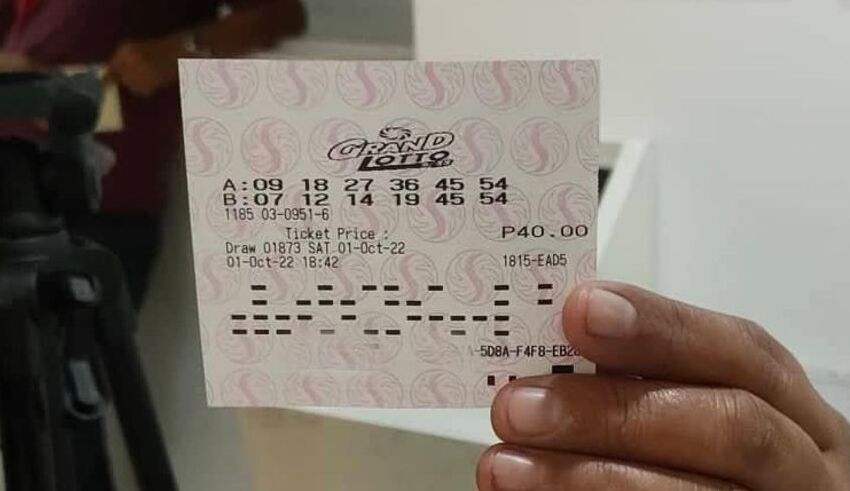 400 people win the jackpot in the Philippines lottery with a strange set of numbers