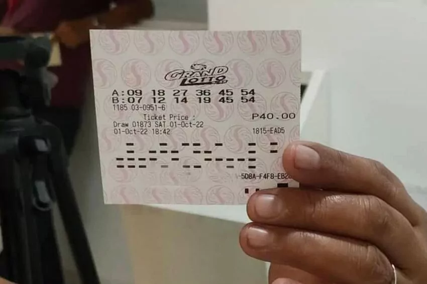 400 people win the jackpot in the Philippines lottery with a “strange” set of numbers