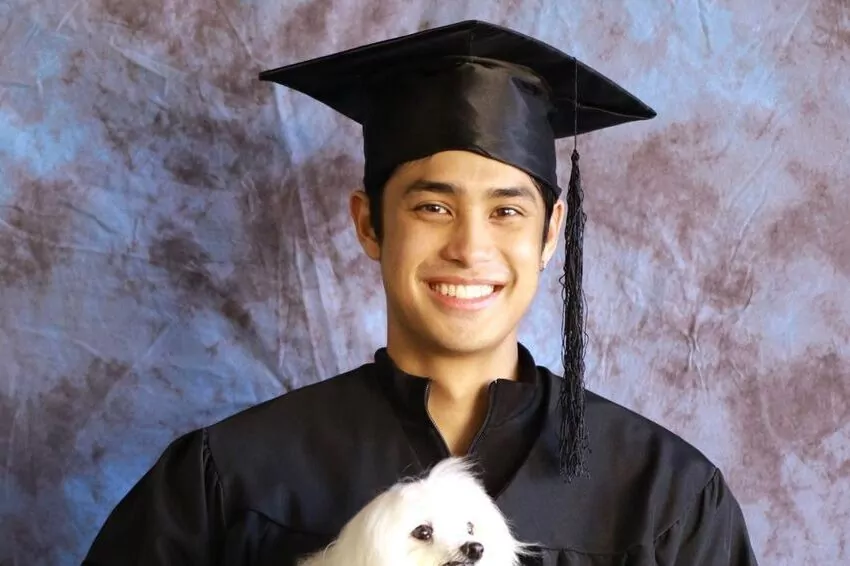 Donny Pangilinan graduates college