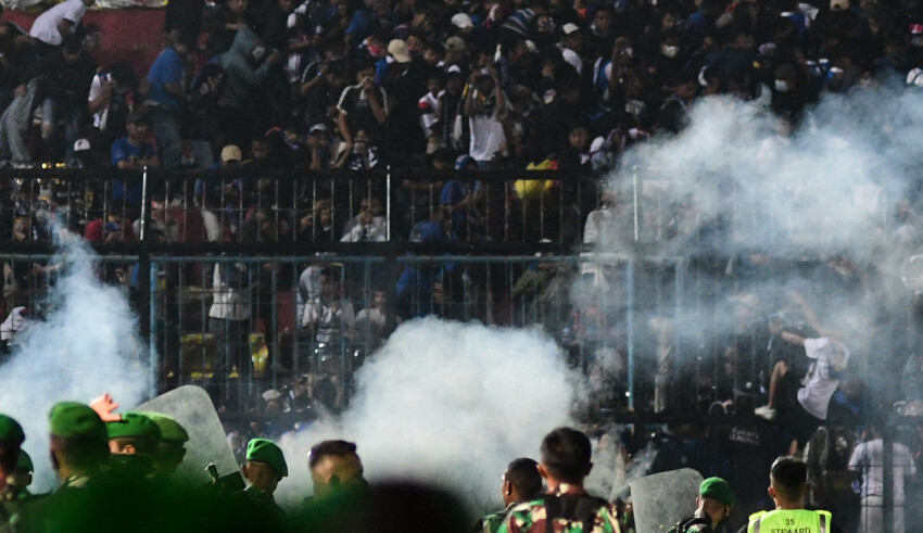 Indonesia football stadium crush, 125 dead