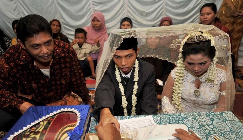 Indonesian women are speaking out against foreigner-mixed marriage taboos