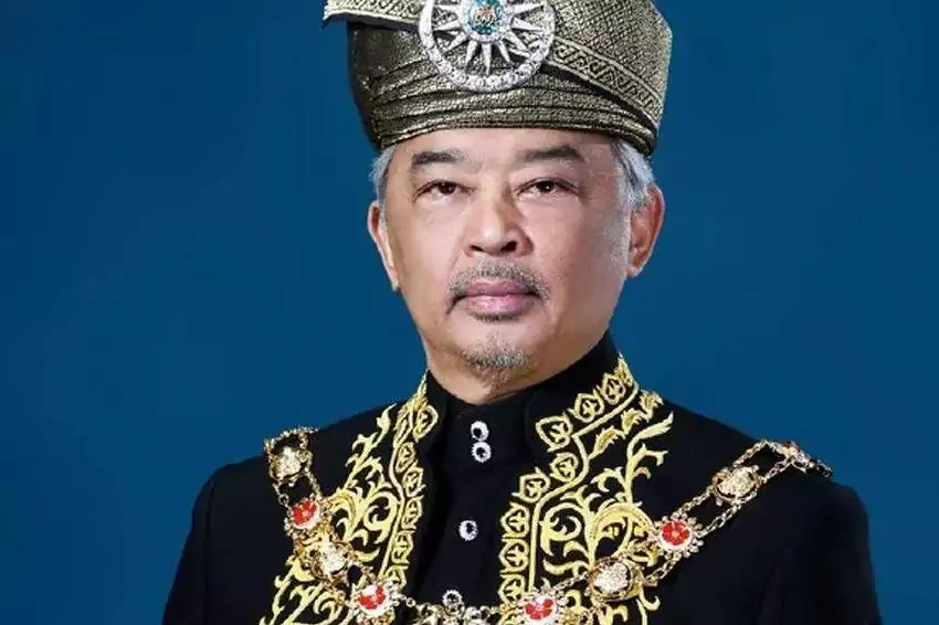 Malaysia election: King calls for “civil” campaigning