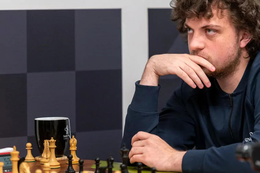 Niemann files $100-million slander lawsuit against Carlsen