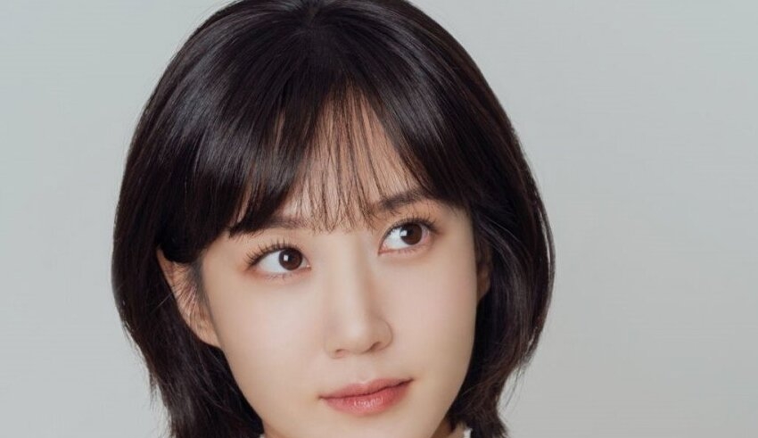 Park Eun-bin, the star of 'Extraordinary Attorney Woo,' has arrived in Manila