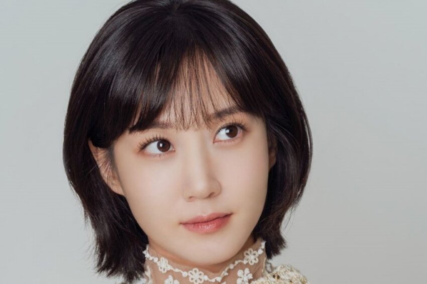 Park Eun-bin, the star of 'Extraordinary Attorney Woo,' has arrived in Manila
