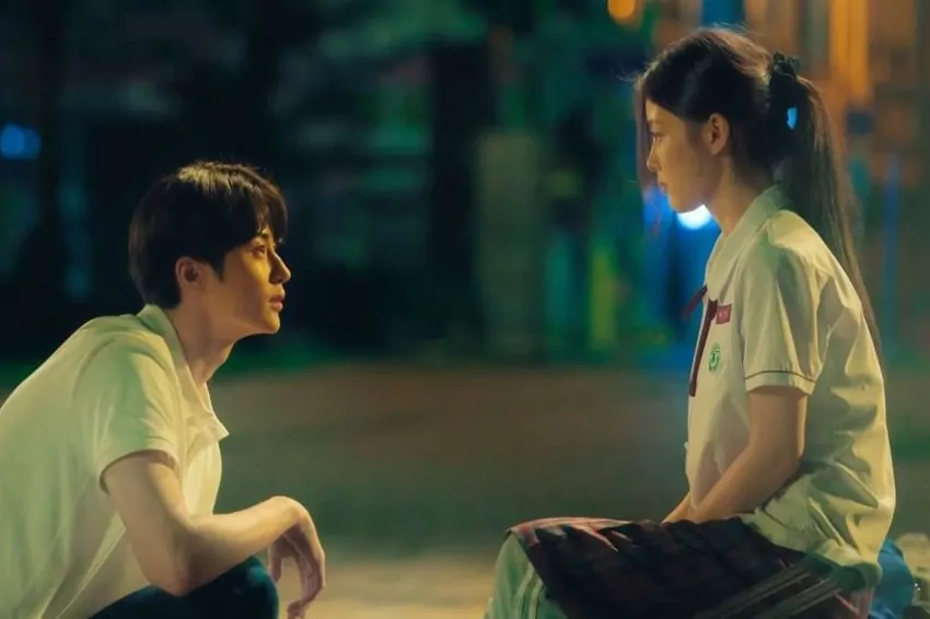 What happened to Woon-Ho in 20th Century Girl?