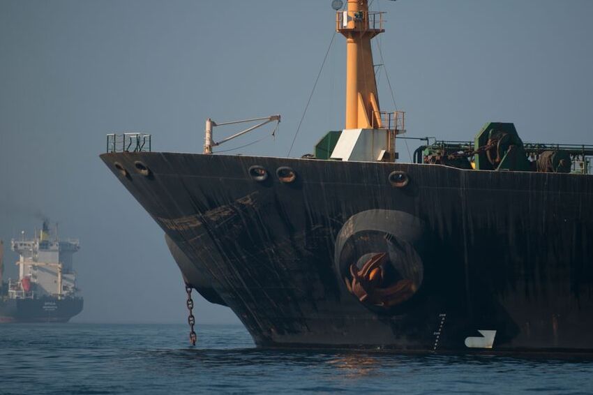 A month is needed to liberate an oil supertanker from Indonesia