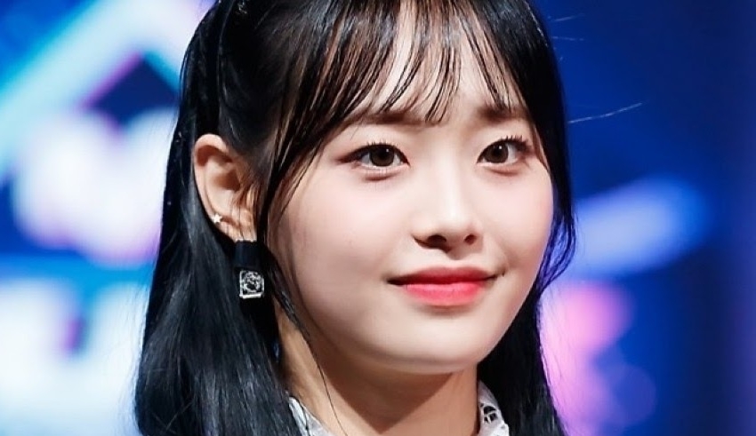 k pop group loona fires chuu