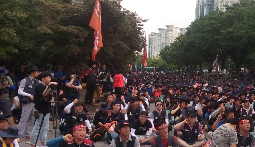 president yoon of south korea threatens truckers on strike