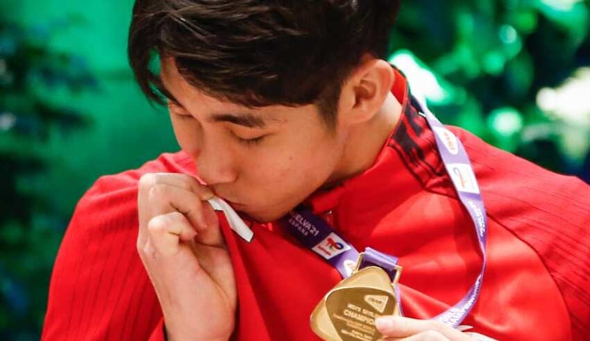 Singapore's Loh Kean Yew jumps to world's number 3 for badminton
