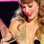 taylor swift dominates the 2022 amas