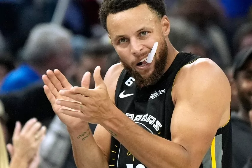 Warriors beat Knicks, keep home advantage
