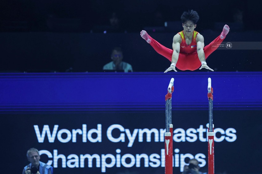 Yulo makes world championship finals in all-around, 3 apparatus