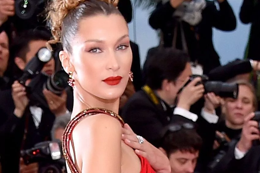 bella hadid wins at fashion awards