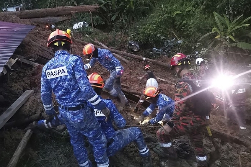 malaysia reports 2 killed, 51 missing following landslide