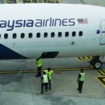 malaysia's transport minister encourages airlines to set lower fares during christmas