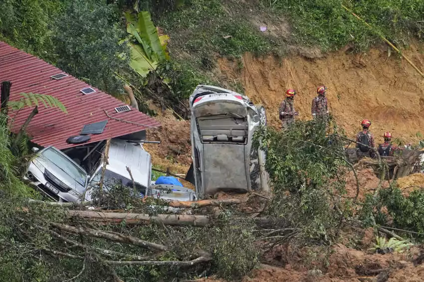 Singaporean campers postpone Malaysia visits due to landslides