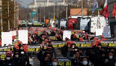 south korean protesting truckers say we are not your enemy