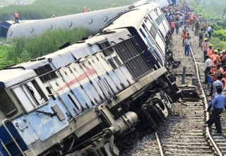 thailand malaysia train travel halted after bombing