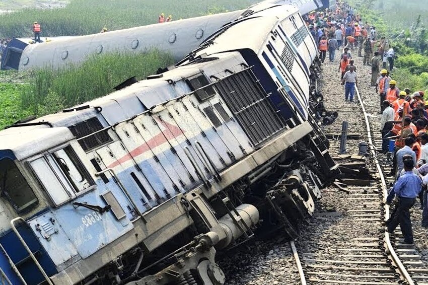Thailand-Malaysia train travel halted after bombing