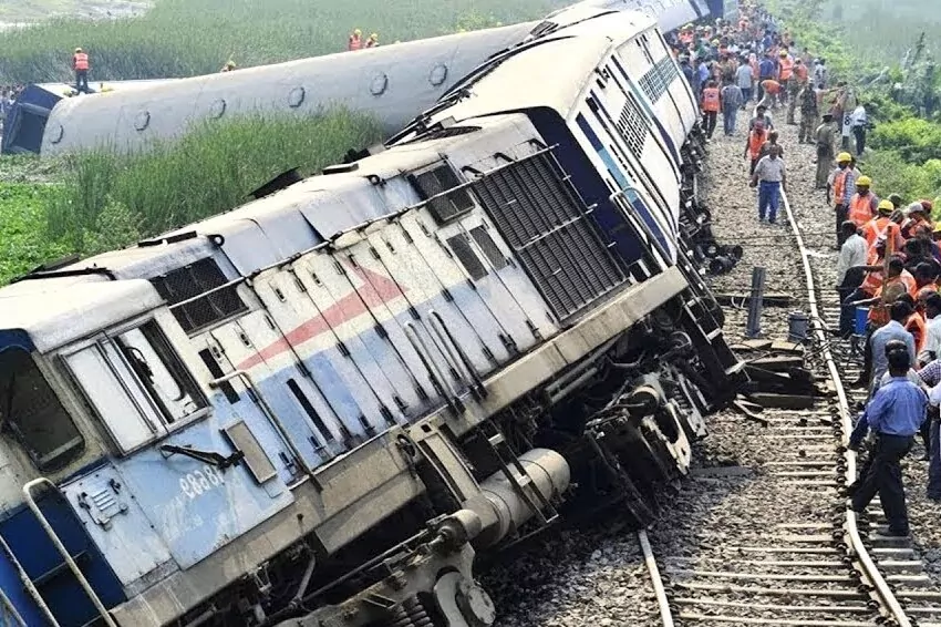 Thailand-Malaysia train travel halted after bombing