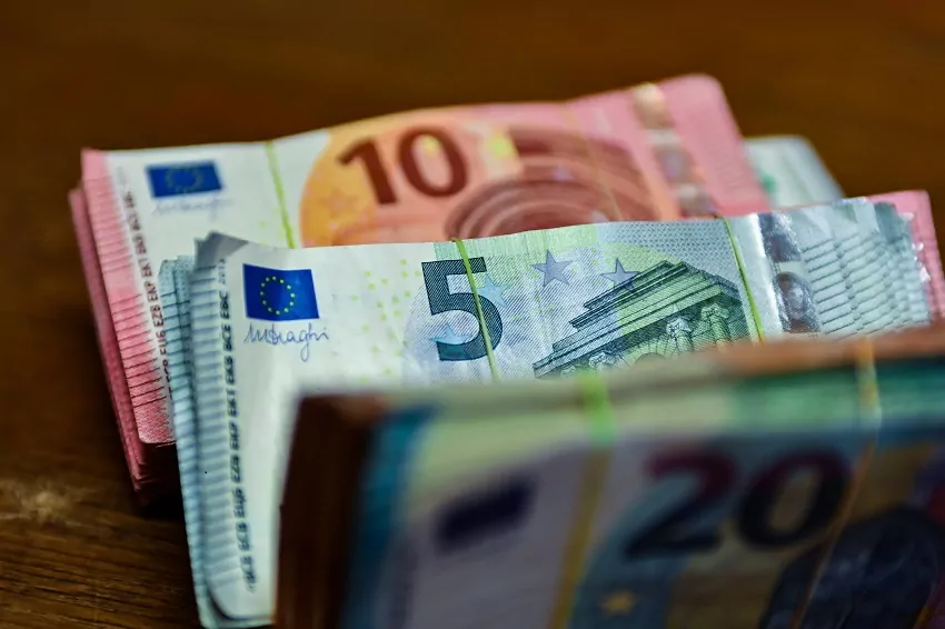 trongest currencies of asia