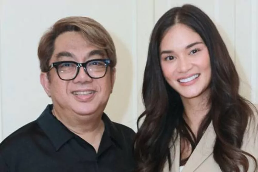 first filipino designer to showcase his work in paris fashion week 2023