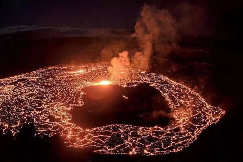 hawaii's kilauea volcano erupts again